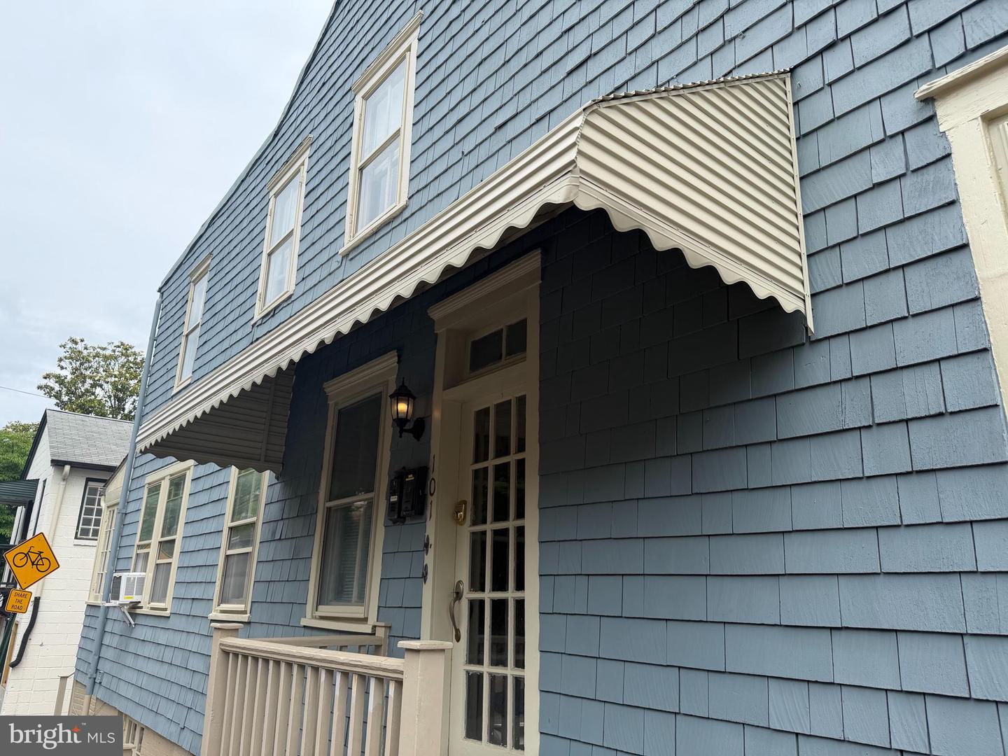 101 CHARLES ST #B Property Photo 1