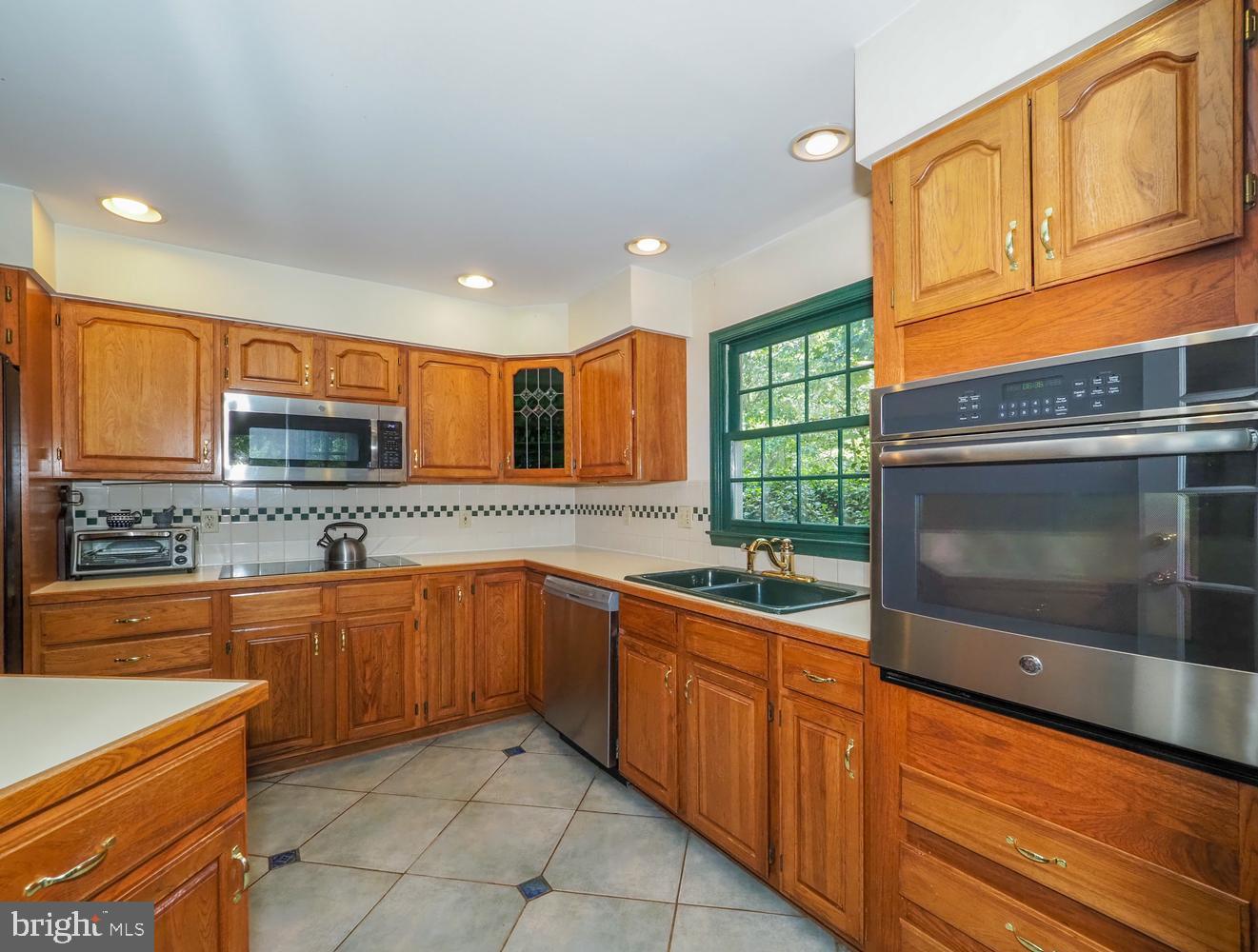 2644 Queen Anne Cir Property Photo 10