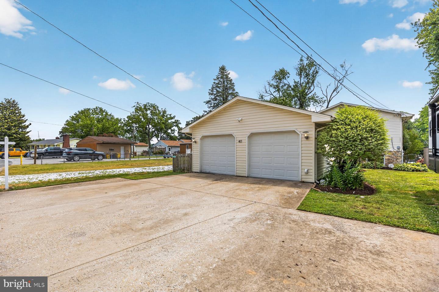 40 Johnson Rd Property Photo 6