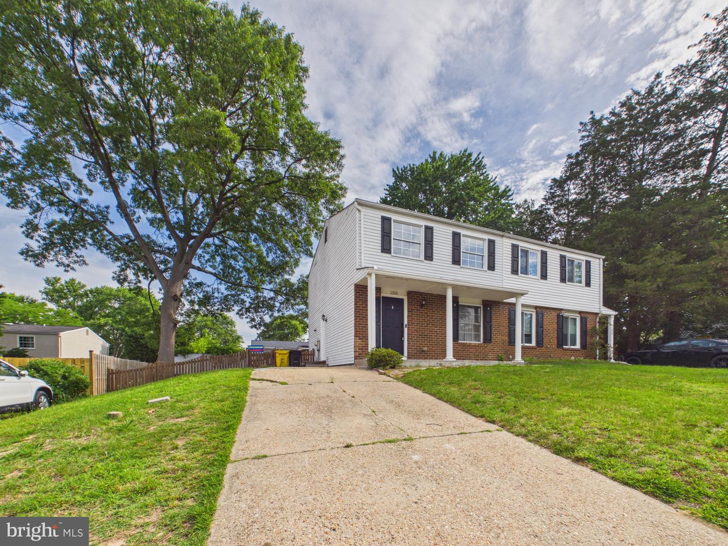 1358 RALEIGH DR Property Photo 1