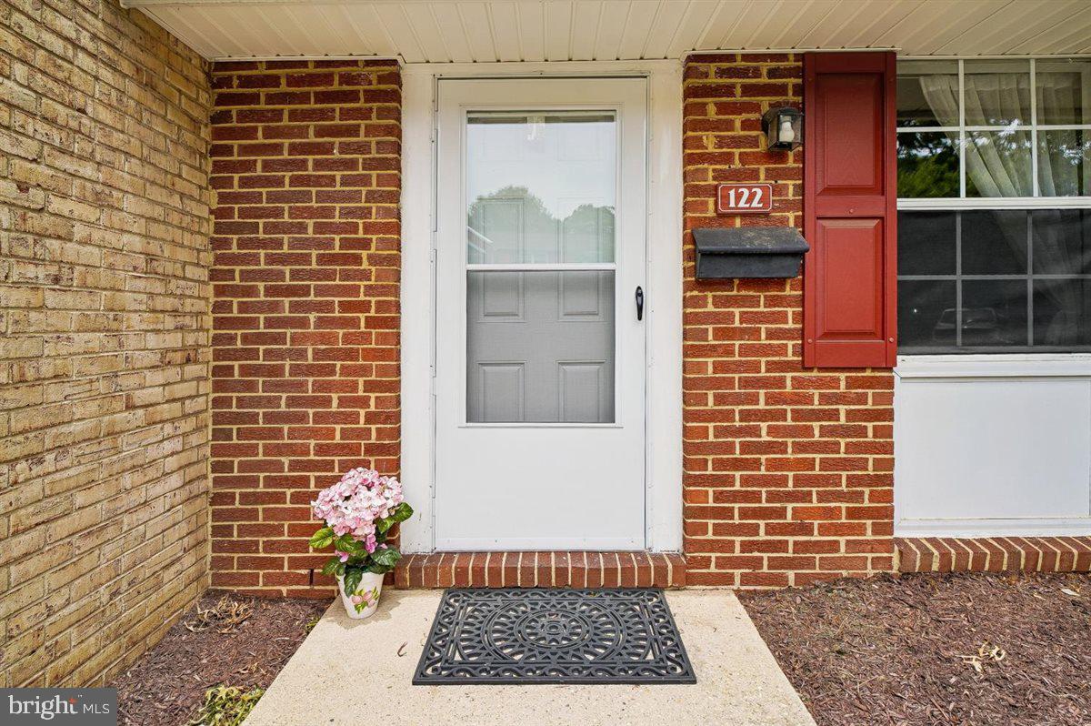 122 MERRYMAN CT Property Photo 1