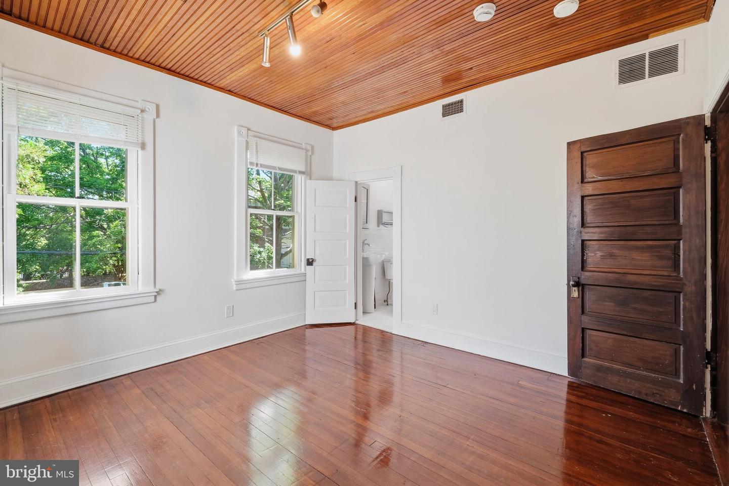 87 Shipwright St Property Photo 17