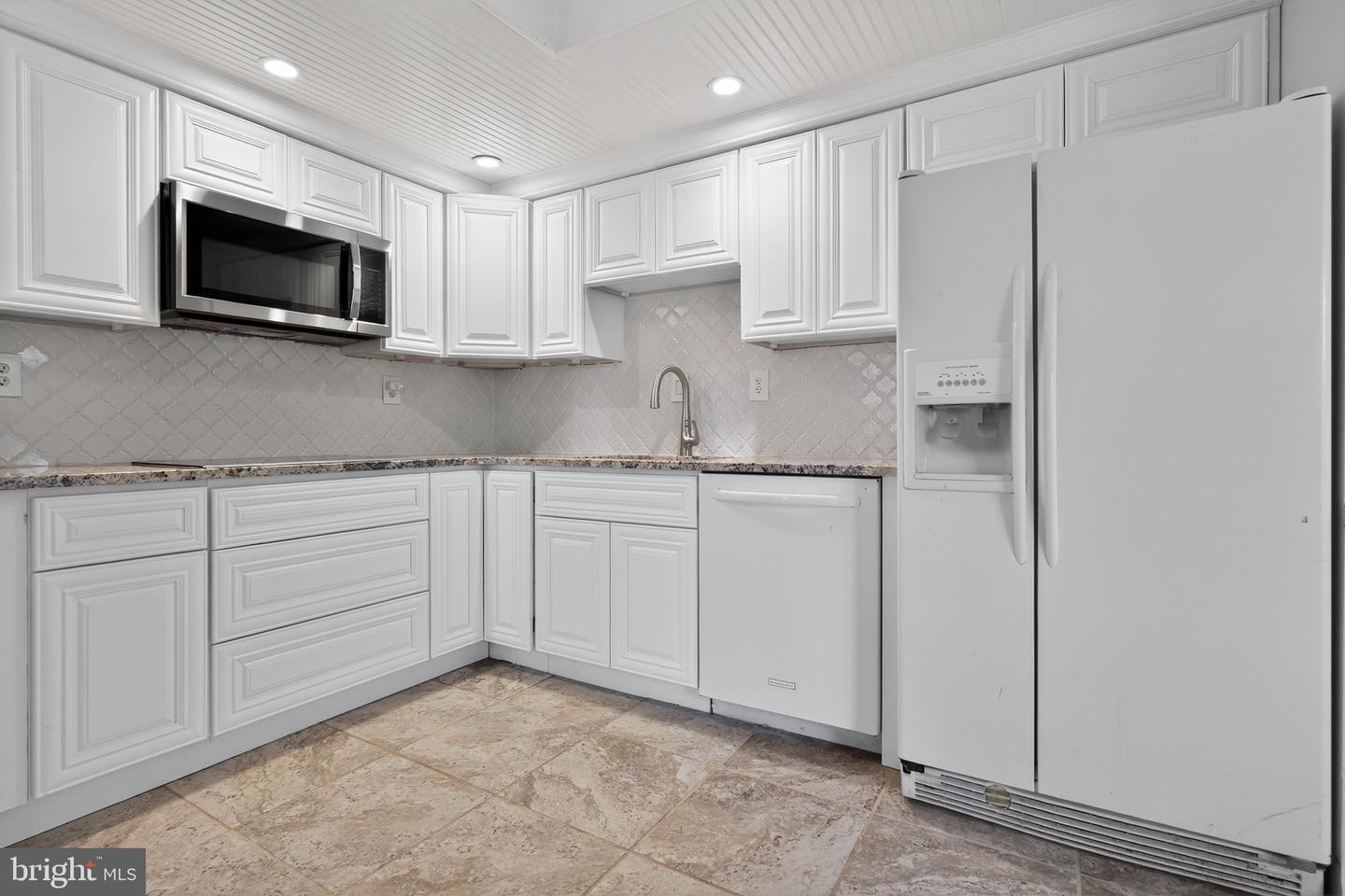 1700 Granite Ct Property Photo 5