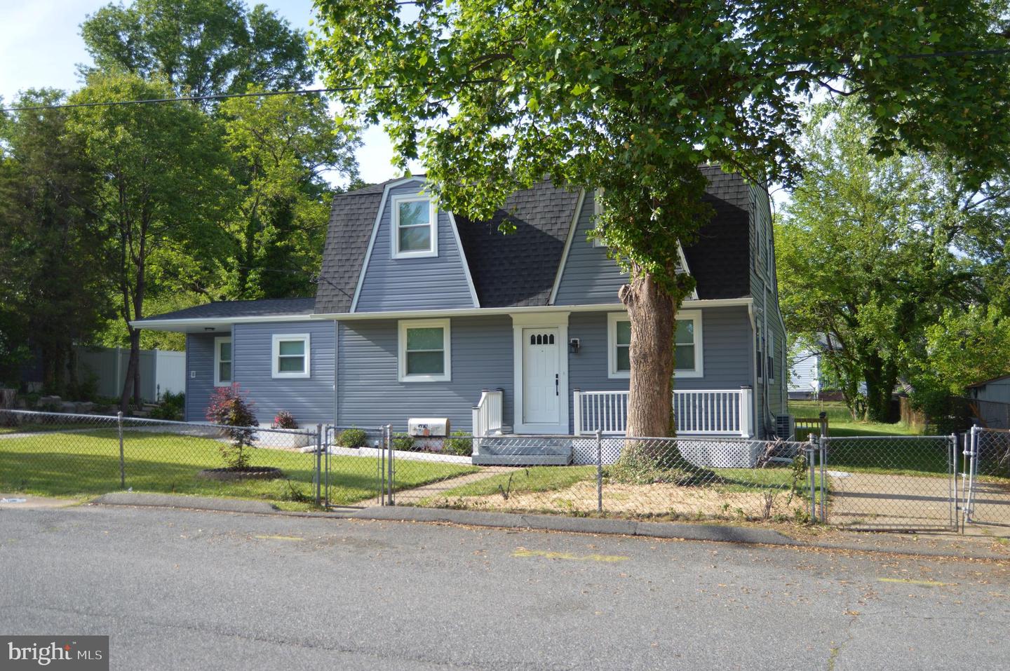 96 Packard Ave Property Photo 1
