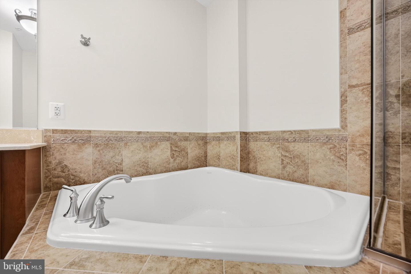 1915 Towne Centre Blvd #1014 Property Photo 34
