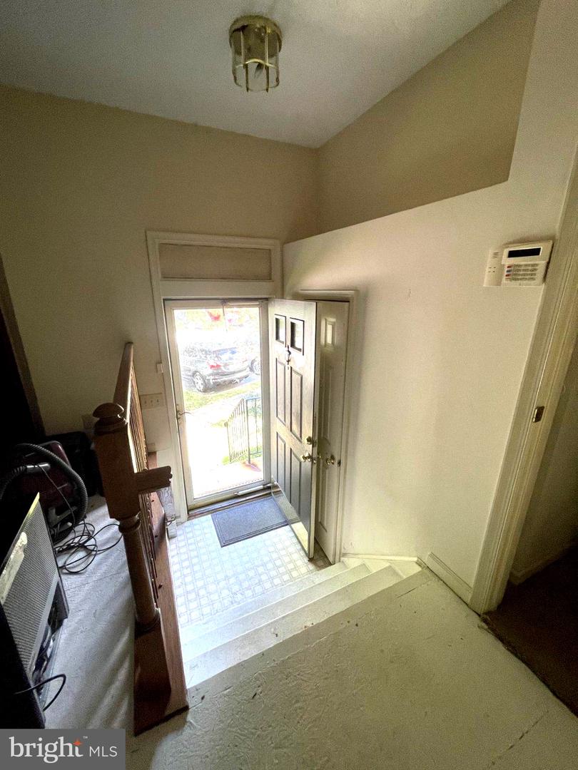 875 Chestnutview Ct Property Photo 2