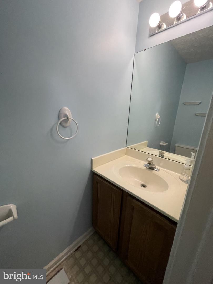 875 Chestnutview Ct Property Photo 4