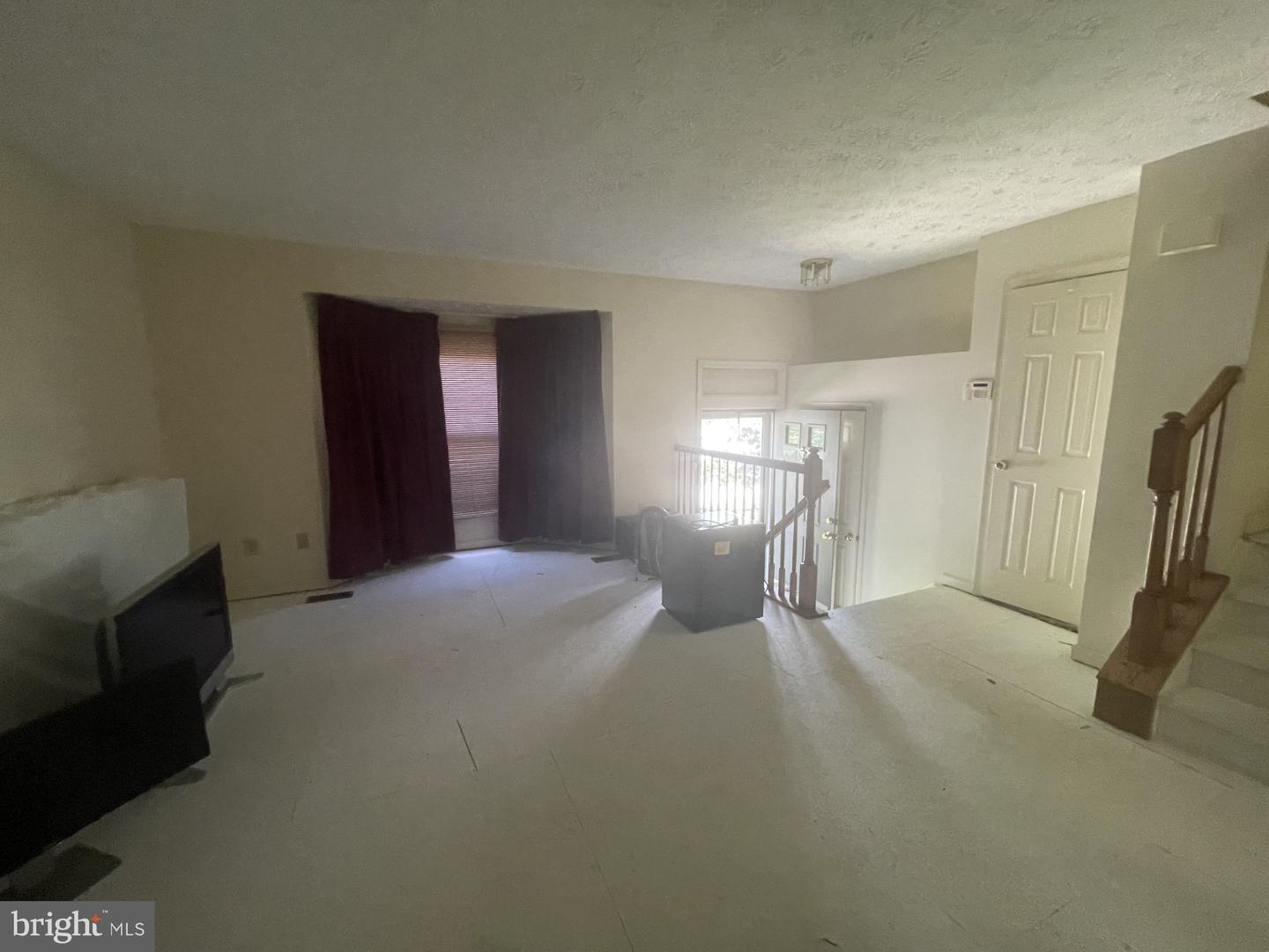 875 Chestnutview Ct Property Photo 6
