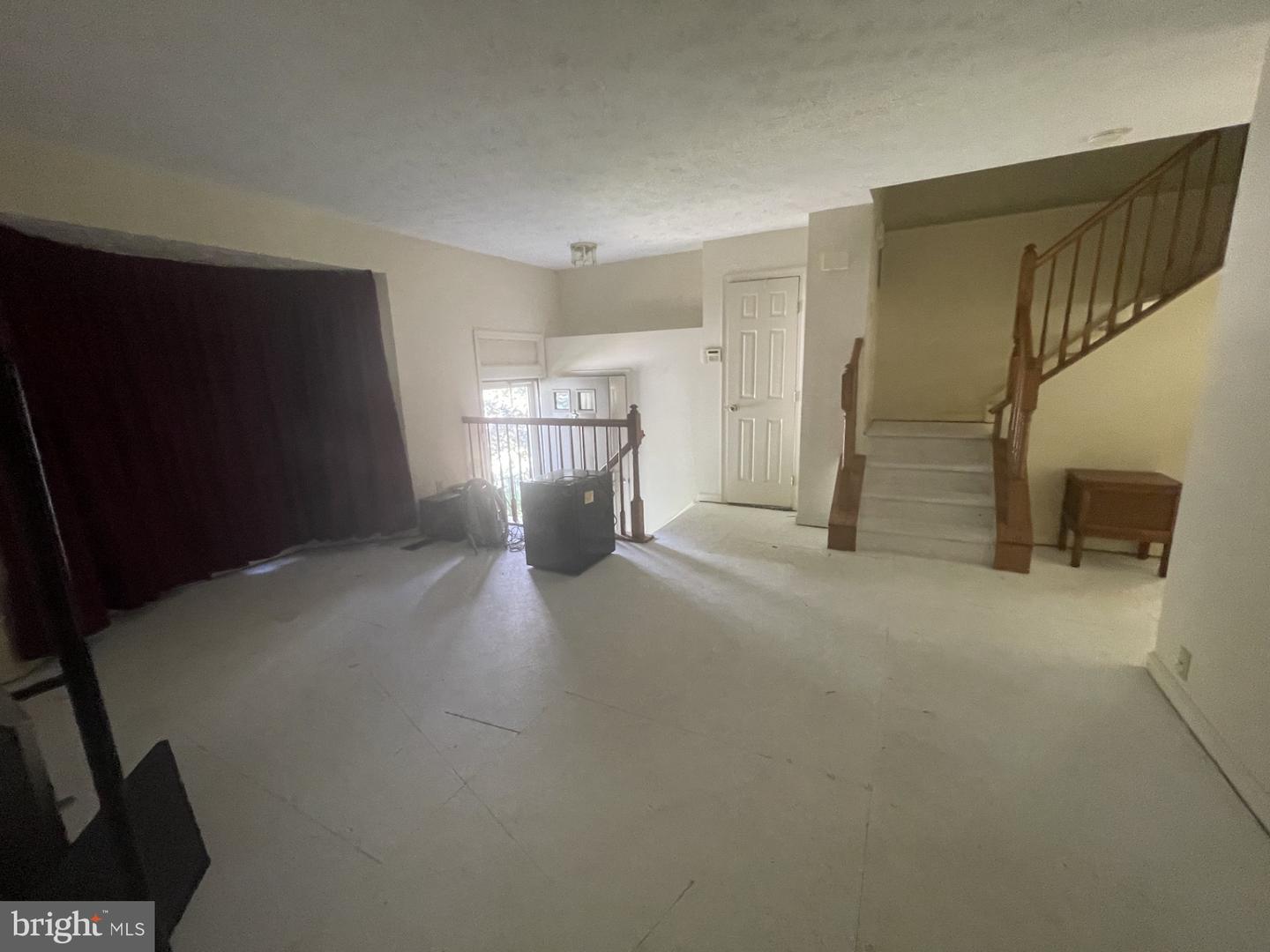 875 Chestnutview Ct Property Photo 8