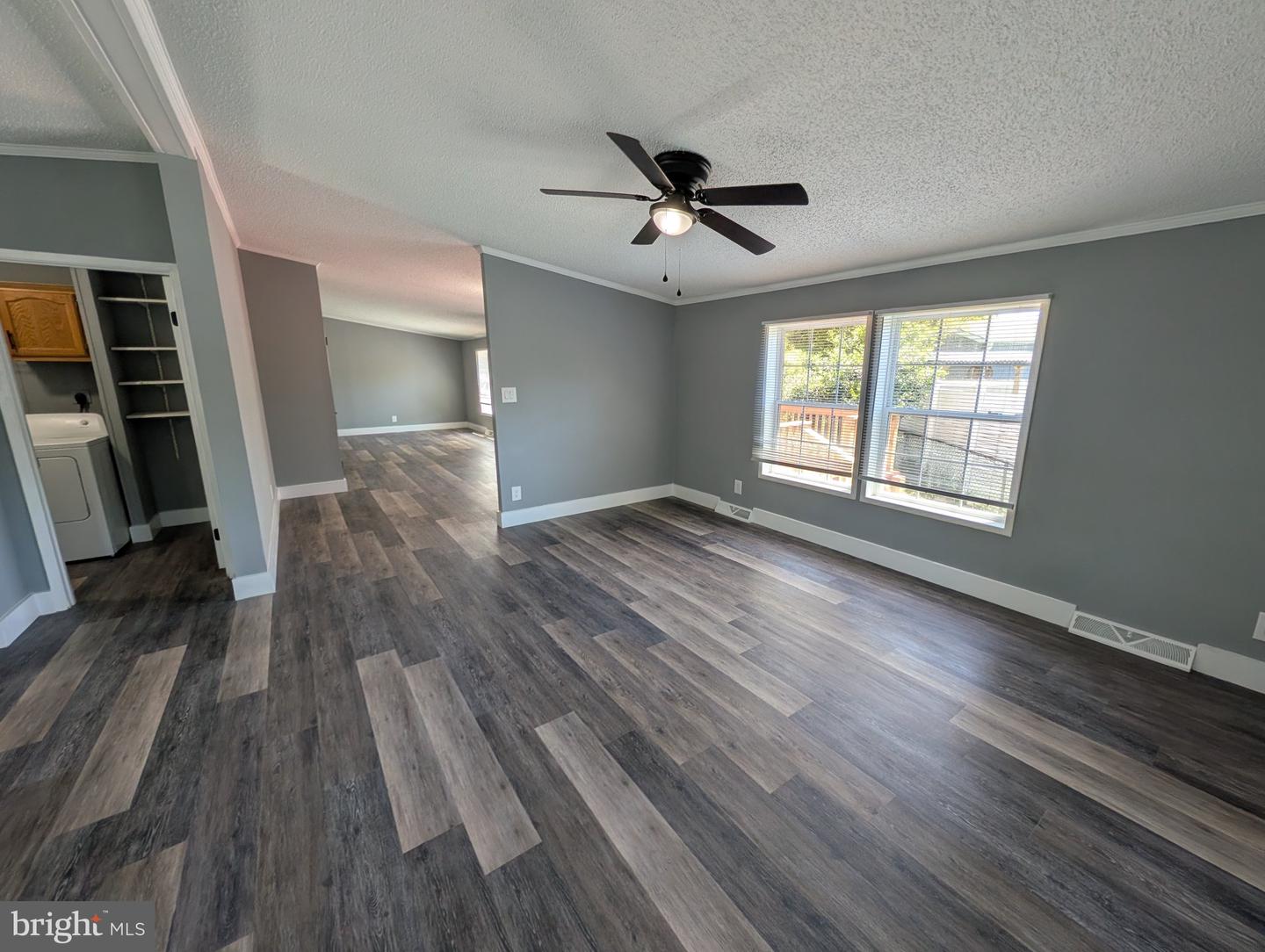 4745 Flanders Ln #h Property Photo 4