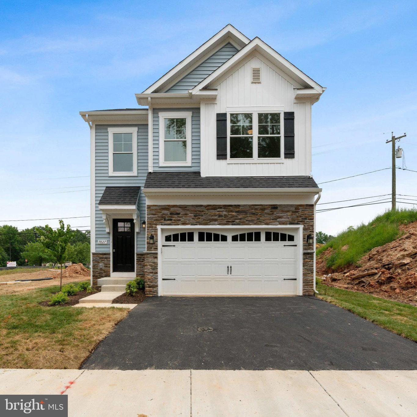 1003 HENRY AVE