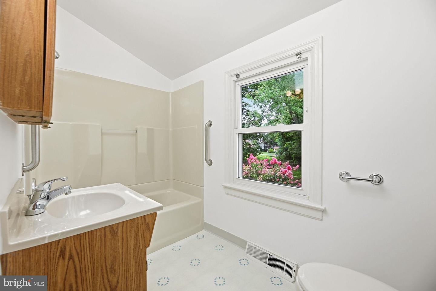 539 Duckett Ave Property Photo 35