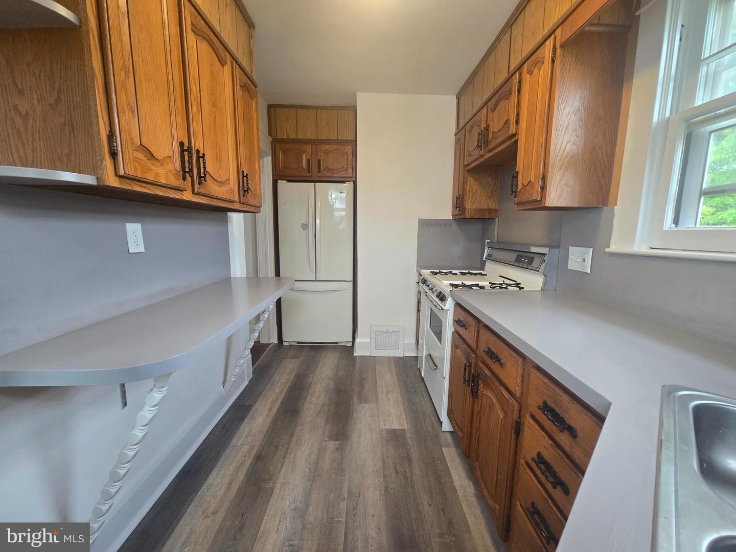220 Meadow Rd Property Photo 14