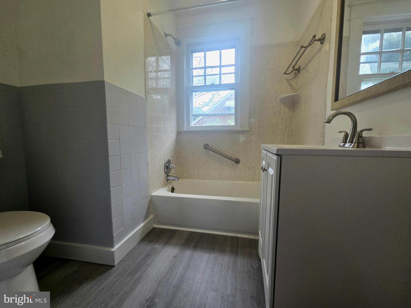 220 Meadow Rd Property Photo 18
