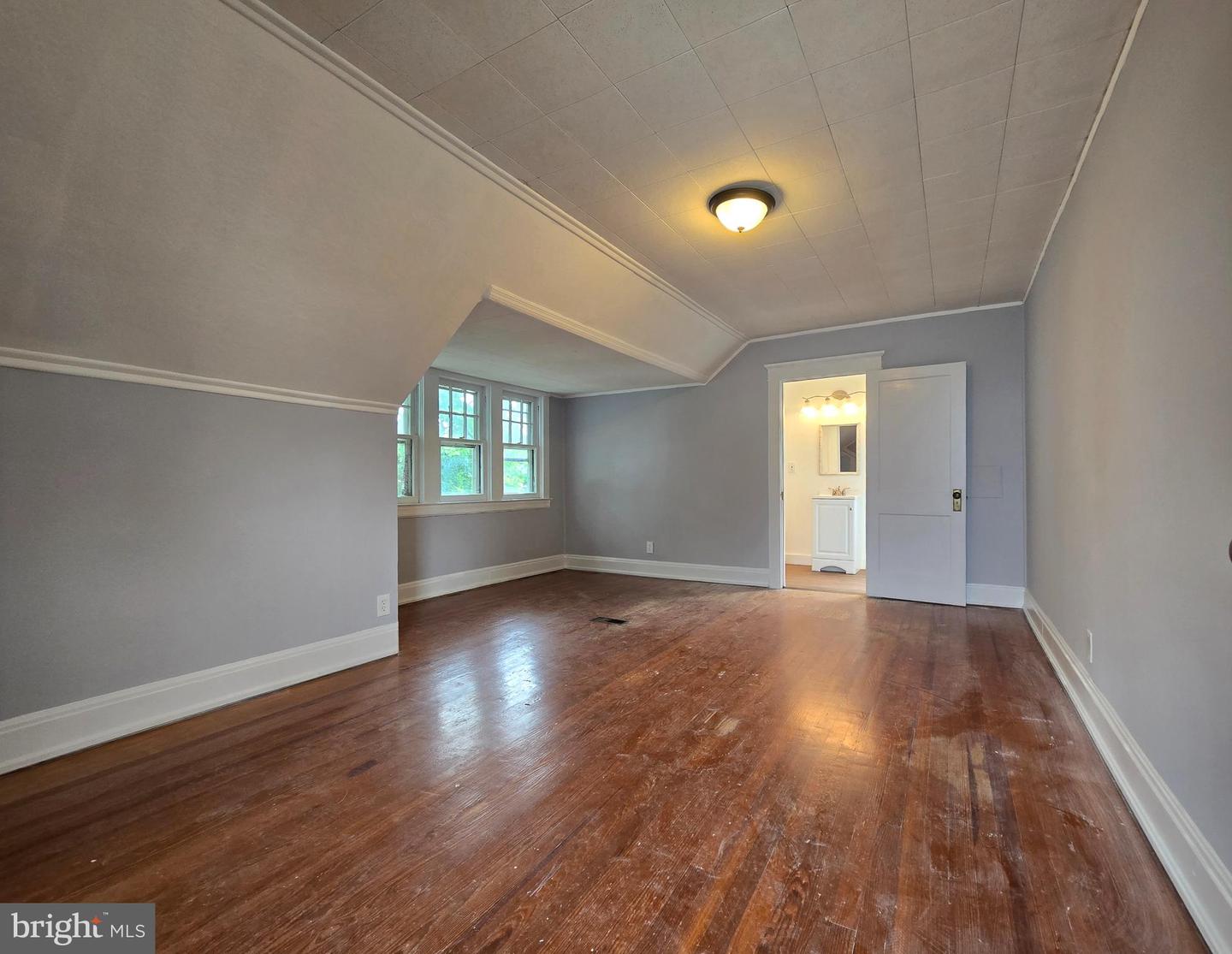 220 Meadow Rd Property Photo 23