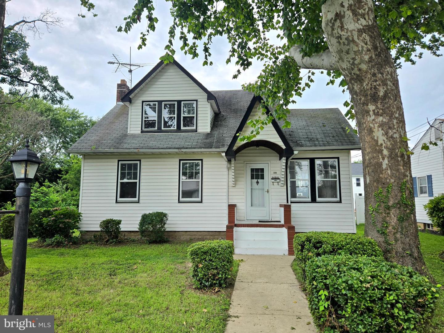220 Meadow Rd Property Photo 43