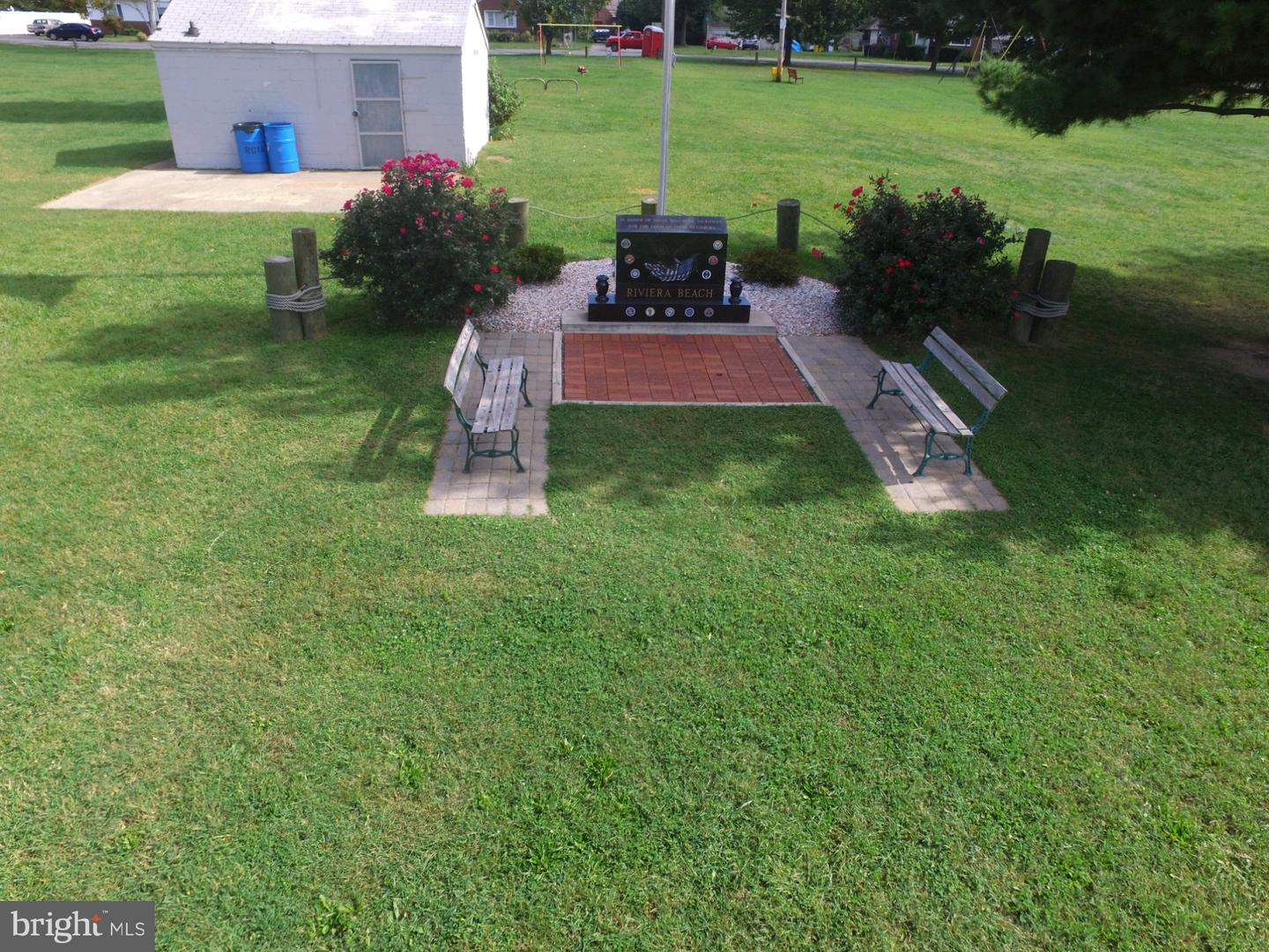 220 Meadow Rd Property Photo 64