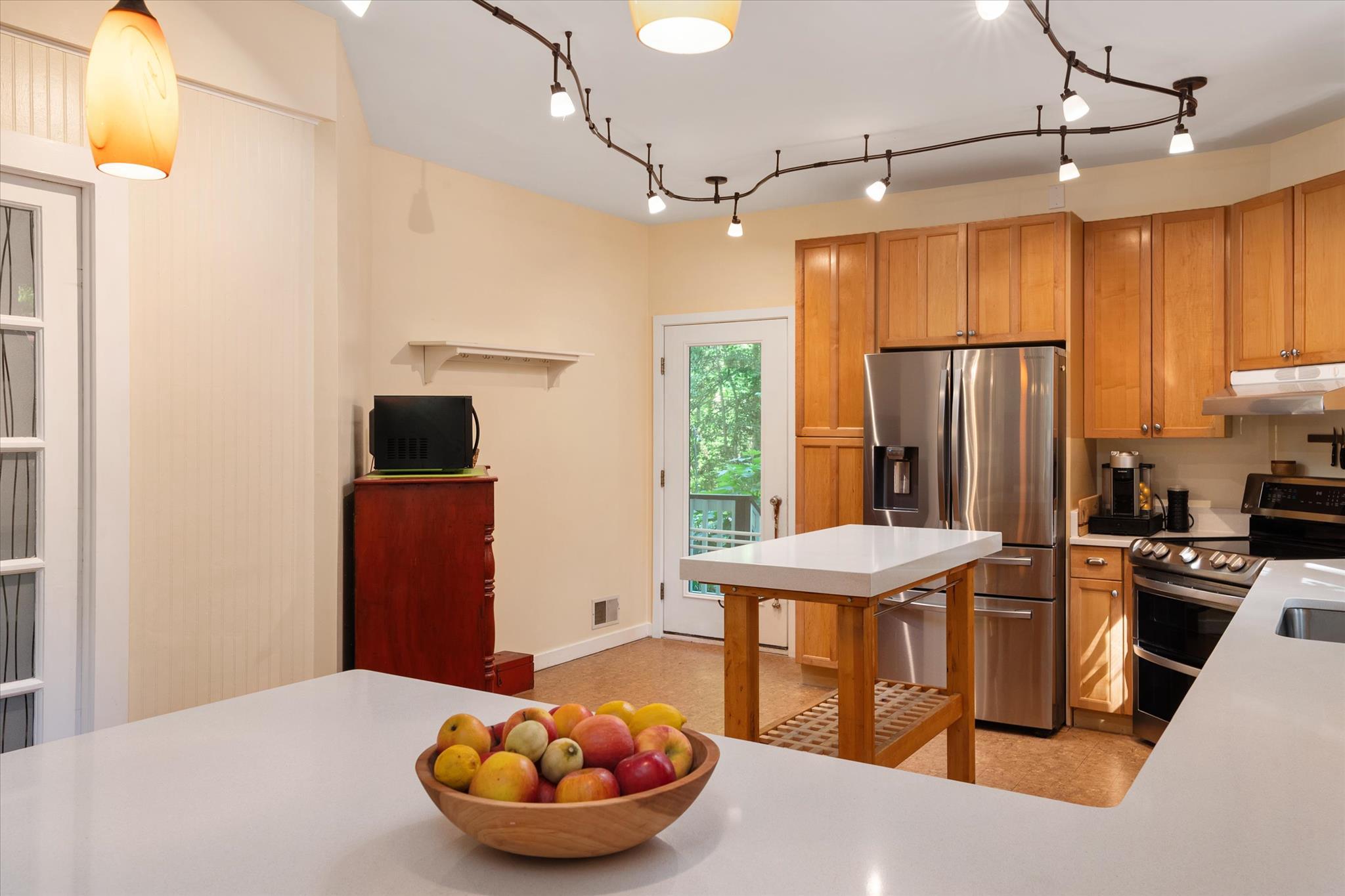 90 Park Ave Property Photo 8