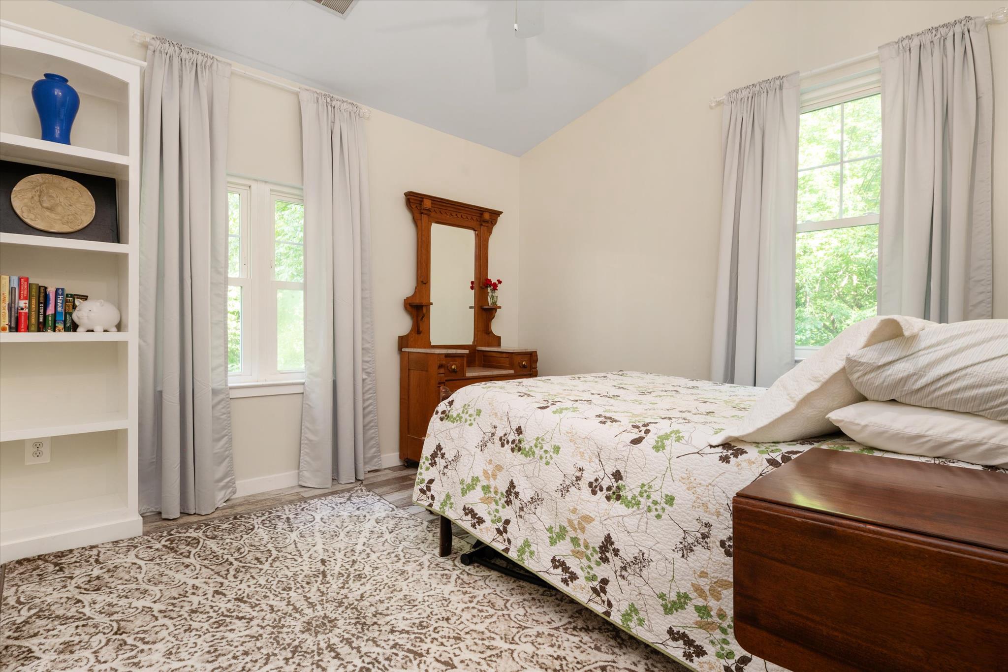 90 Park Ave Property Photo 21