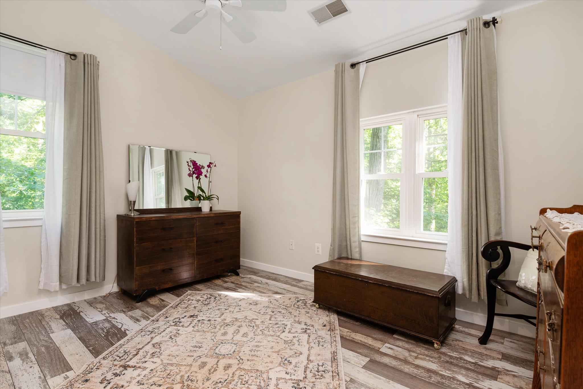 90 Park Ave Property Photo 23