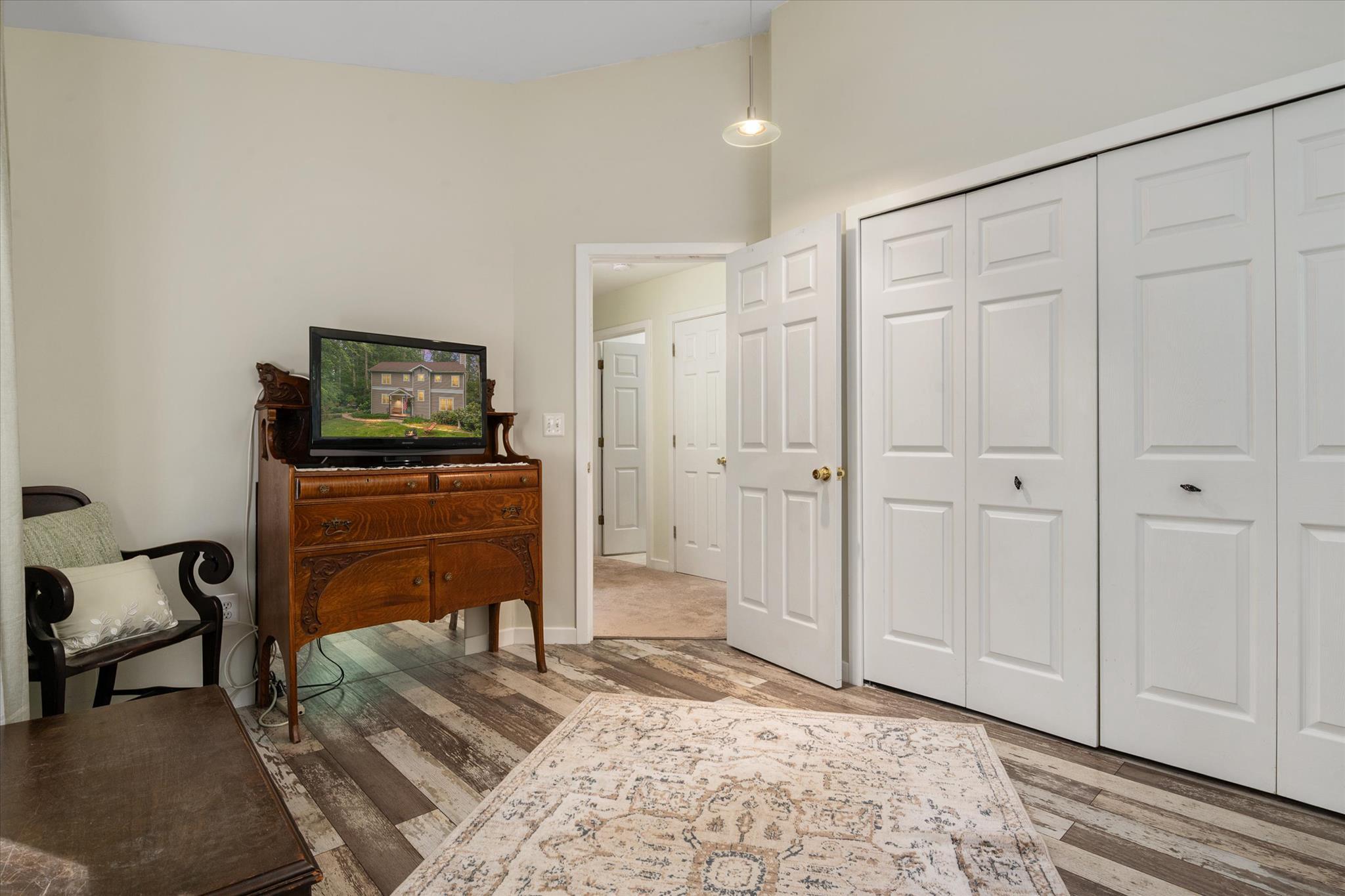 90 Park Ave Property Photo 24