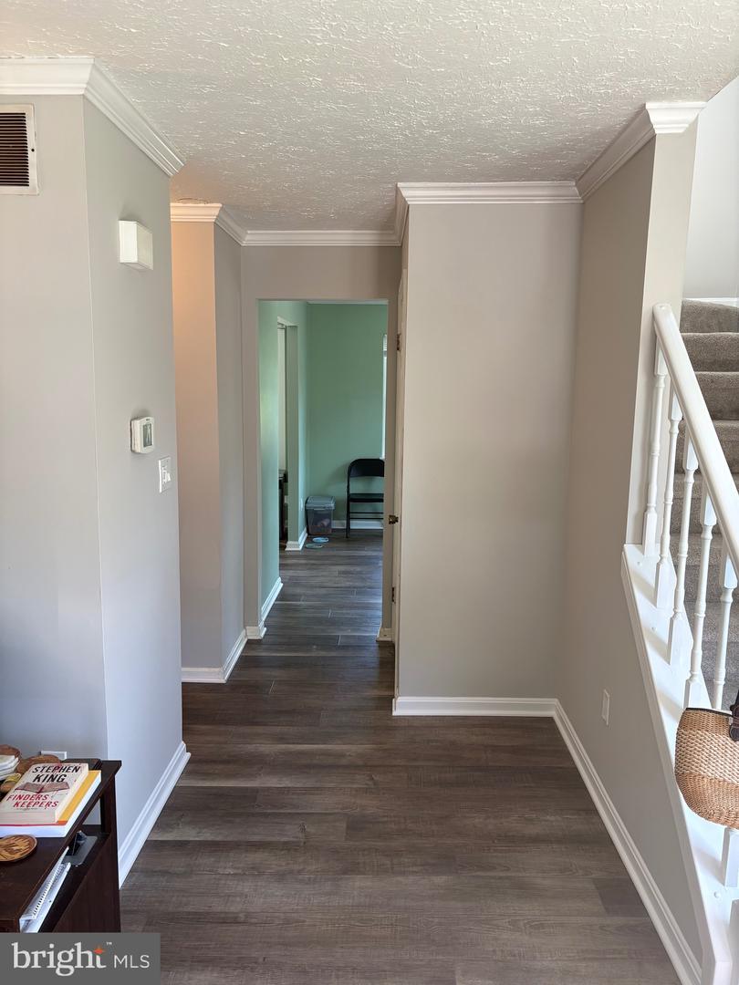 1288 Holmespun Dr Property Photo 8