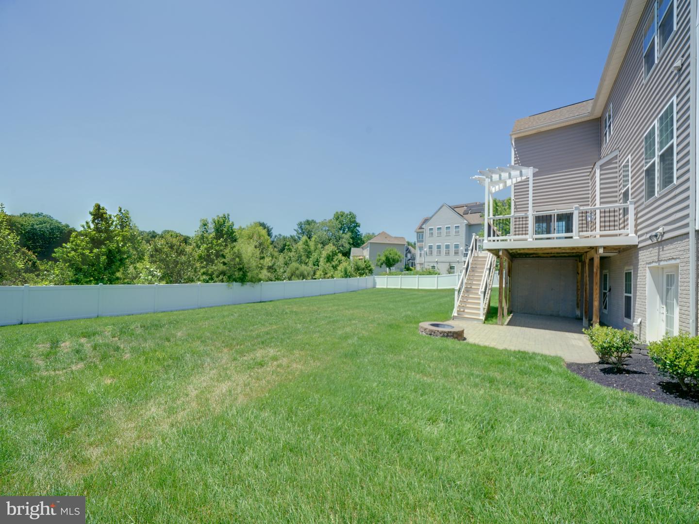 2112 Gable Dr Property Photo 2