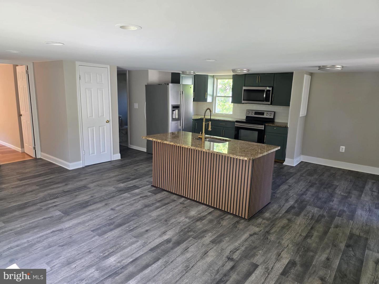 1503 Flanders Ln ##f Property Photo 10