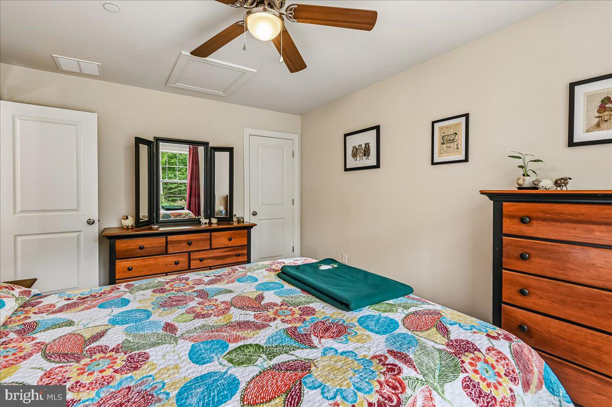 1457 Gilbert Rd Property Photo 39