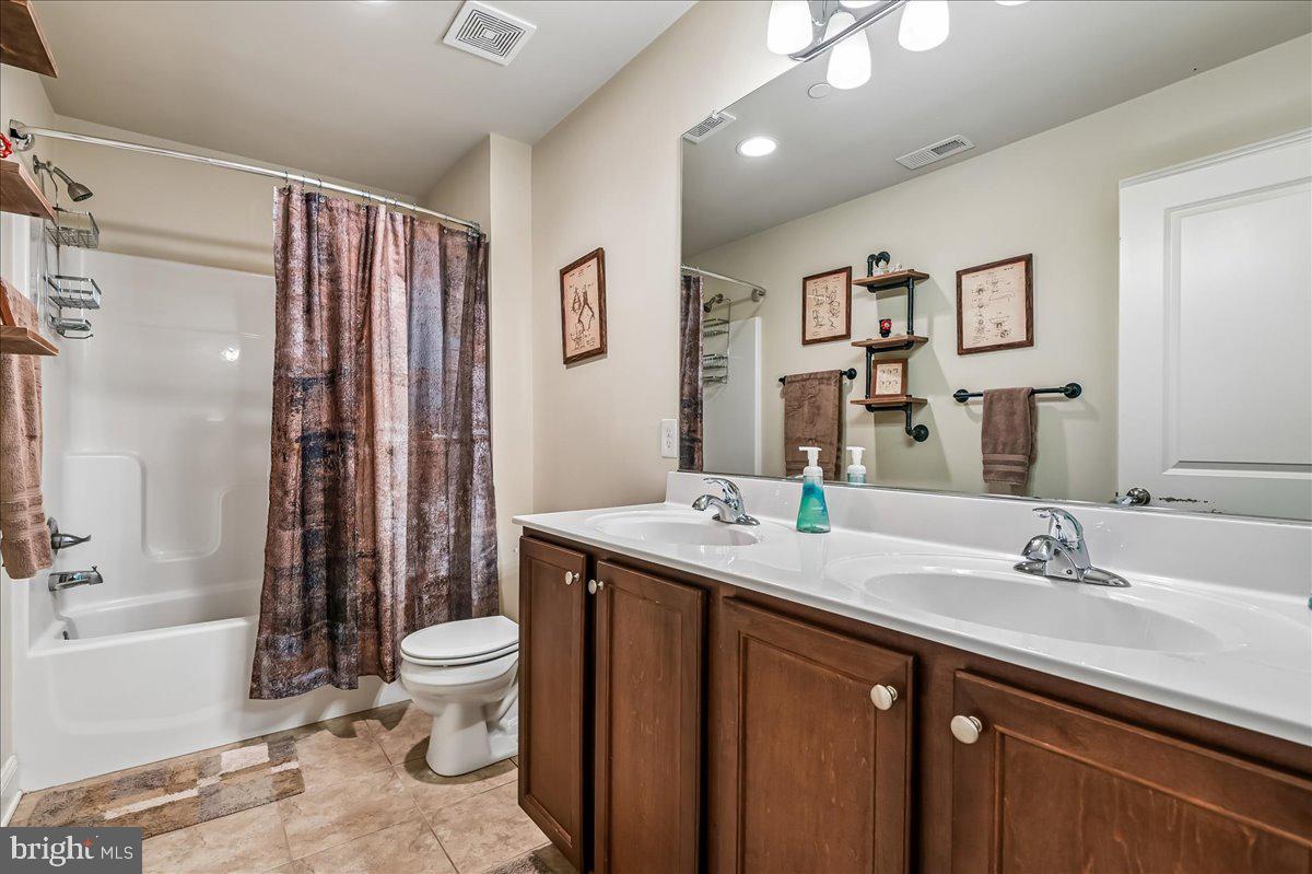 1457 Gilbert Rd Property Photo 40