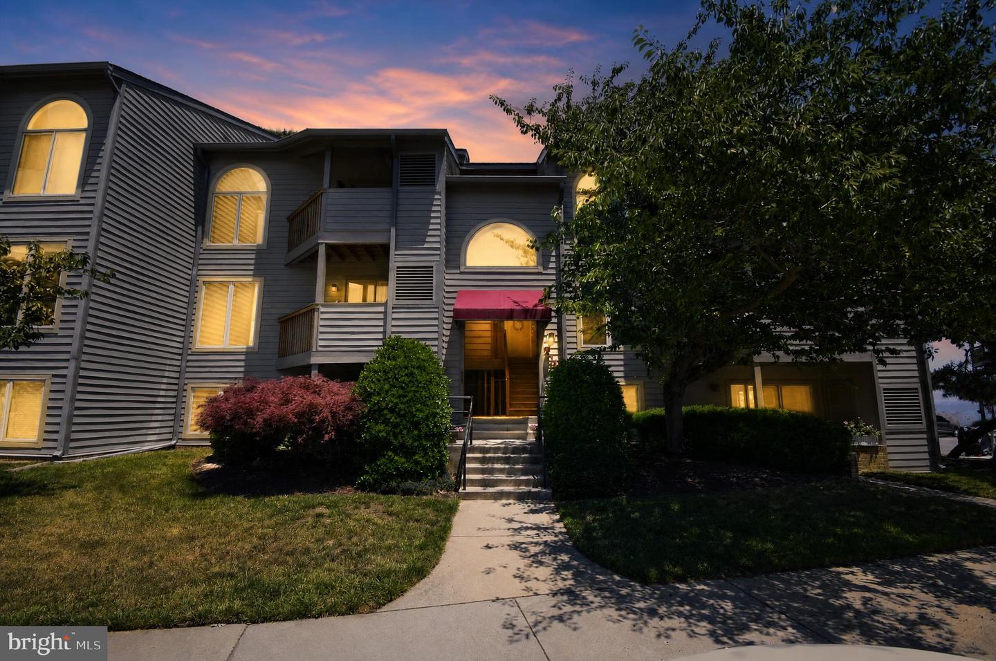 2016 Quay Village Ct #t2 Property Photo 1