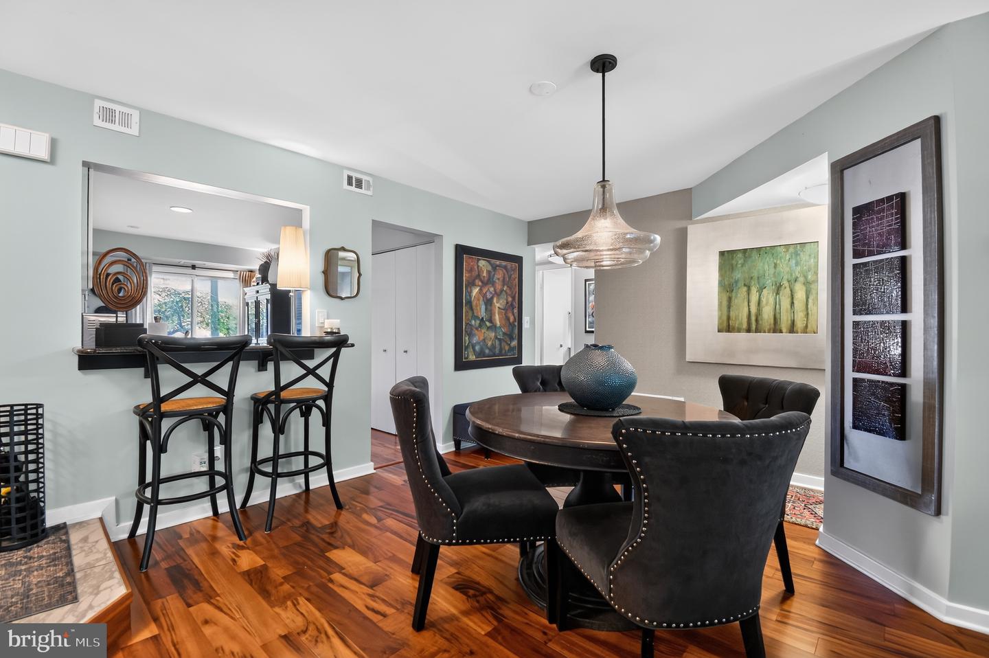 2016 Quay Village Ct #t2 Property Photo 2