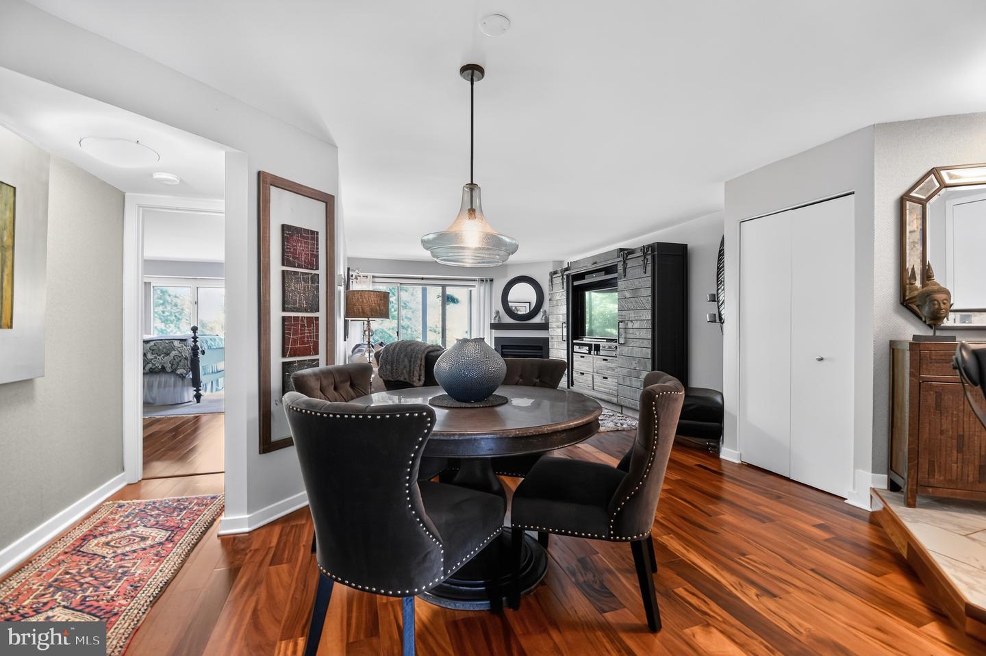 2016 Quay Village Ct #t2 Property Photo 4
