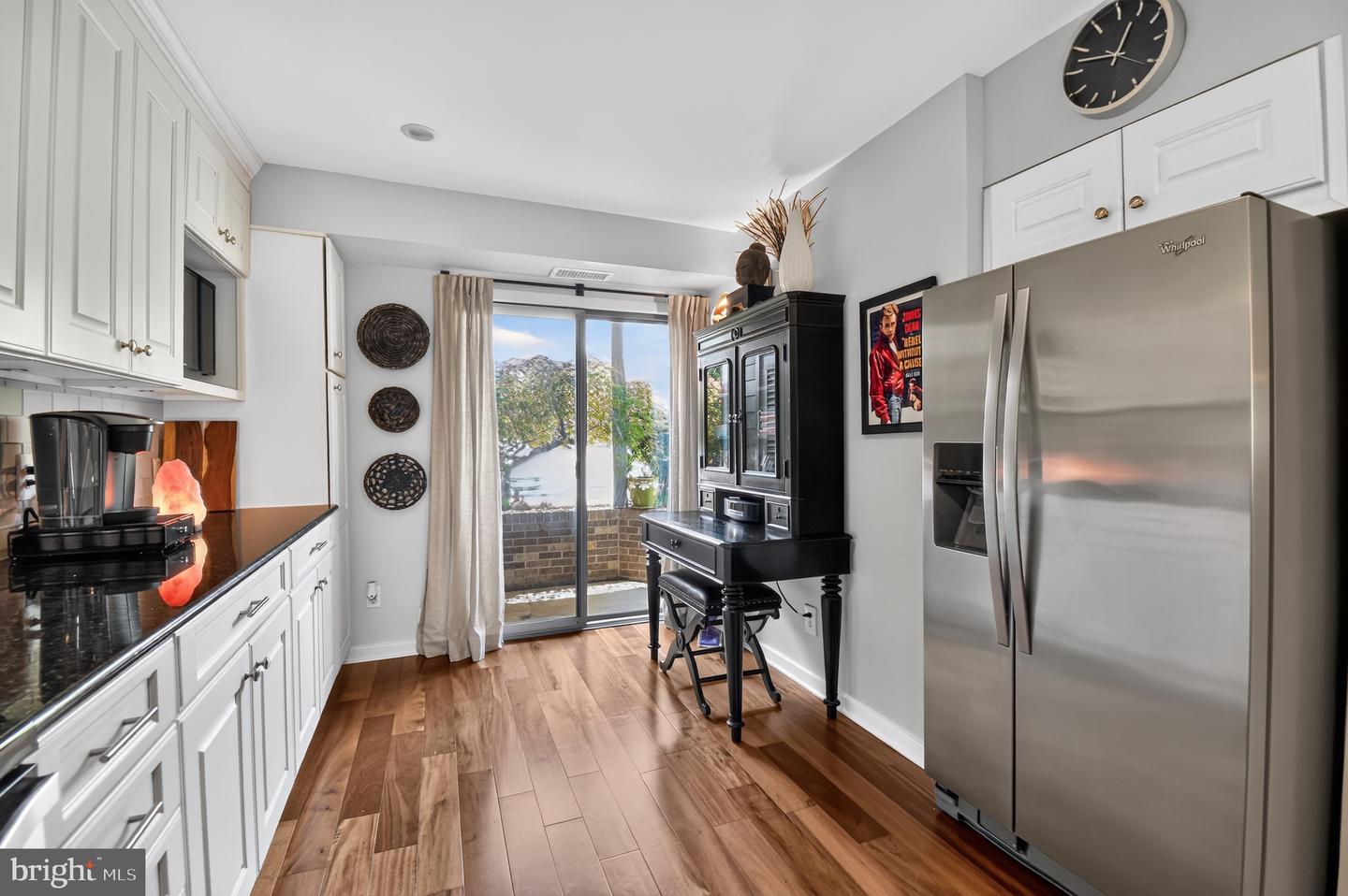 2016 Quay Village Ct #t2 Property Photo 6