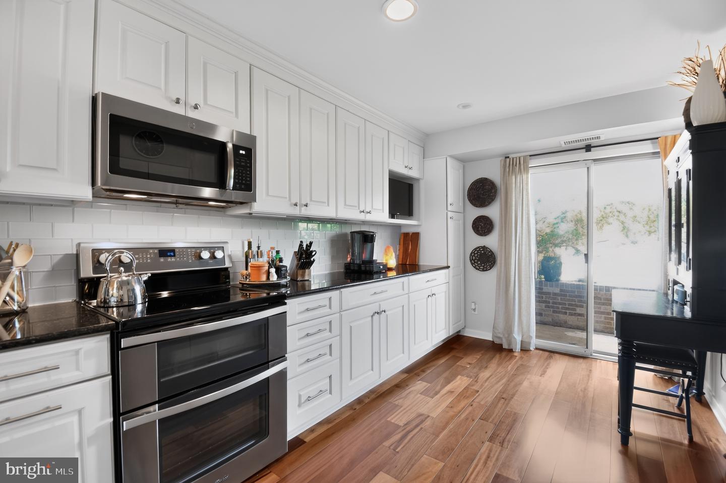 2016 Quay Village Ct #t2 Property Photo 7