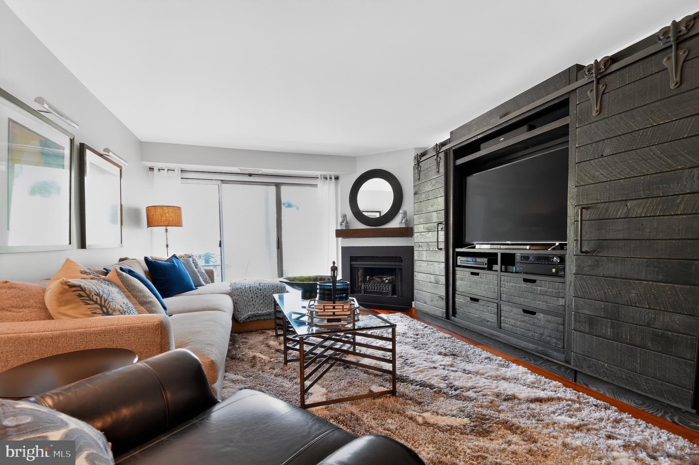 2016 Quay Village Ct #t2 Property Photo 10