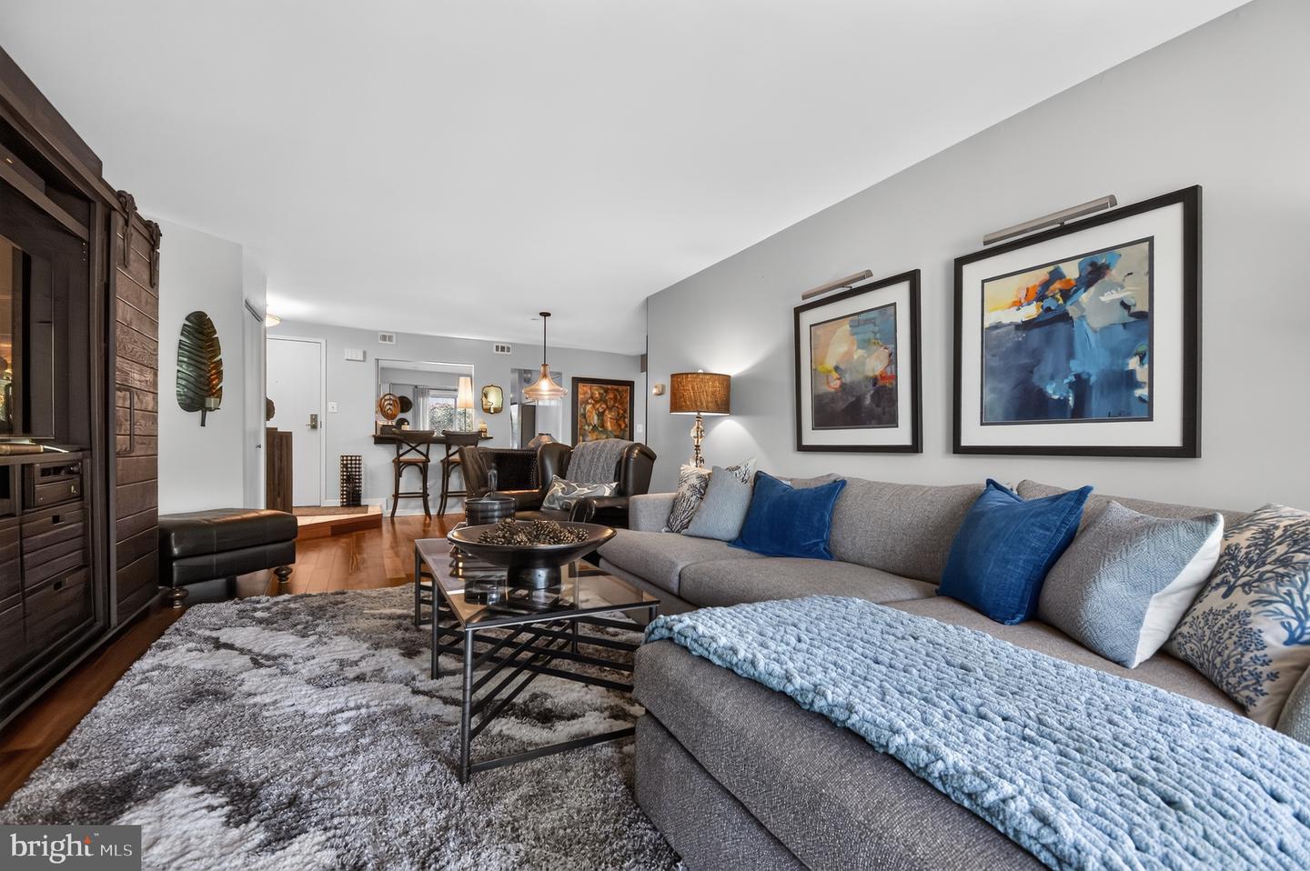 2016 Quay Village Ct #t2 Property Photo 12