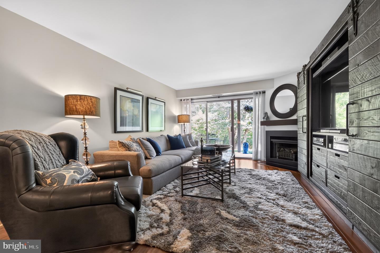 2016 Quay Village Ct #t2 Property Photo 13