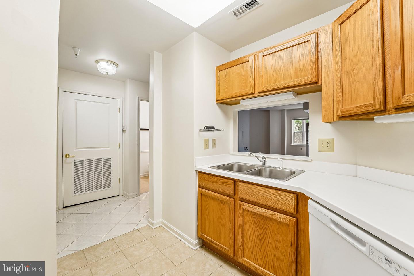 7101 Bay Front Dr #202 Property Photo 8
