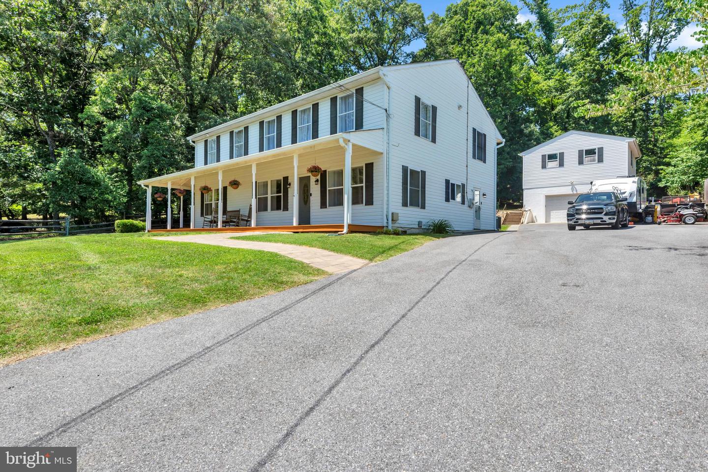 934 Shore Acres Rd Property Photo 2