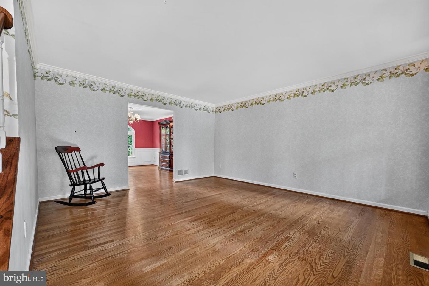 1482 Westcliff Dr Property Photo 18
