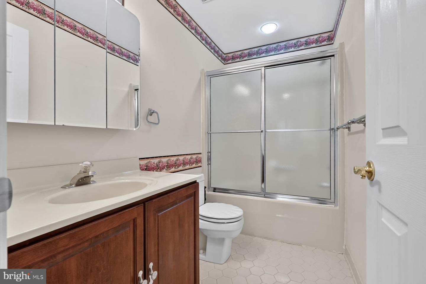 1482 Westcliff Dr Property Photo 35