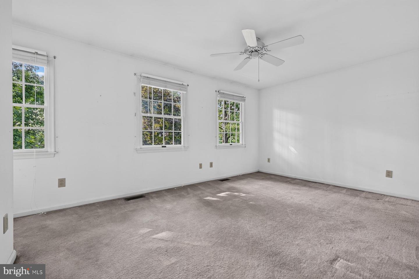 1482 Westcliff Dr Property Photo 37