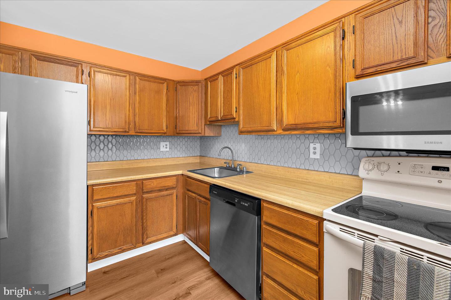 8614 Black Rock Harbour Property Photo 15