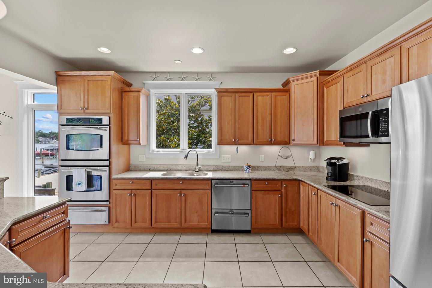 3733 Thomas Point Rd Property Photo 16