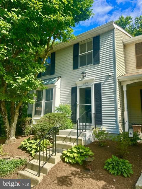 563 Bay Dale Ct Property Photo 4
