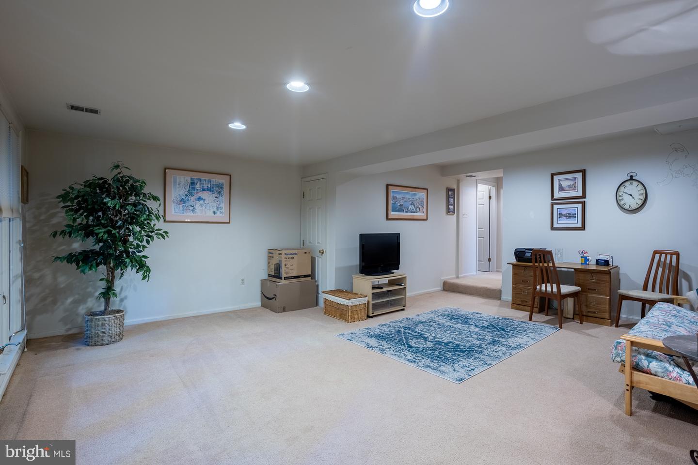 563 Bay Dale Ct Property Photo 37