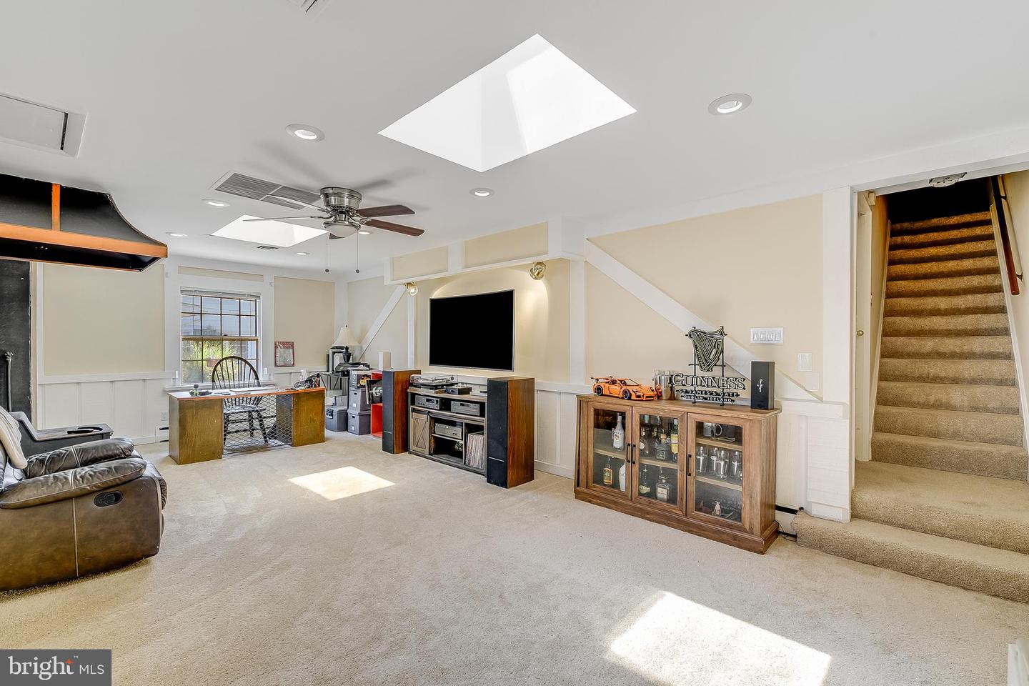 3440 S River Ter Property Photo 9