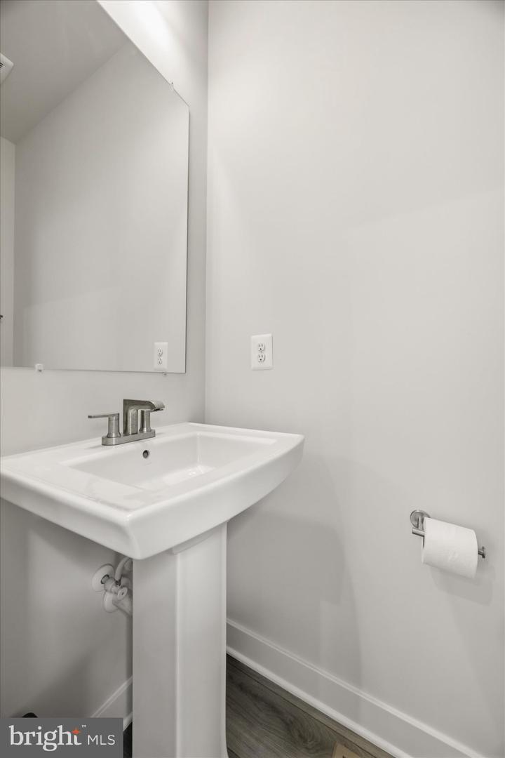 124 Spring Gate Ln Property Photo 24