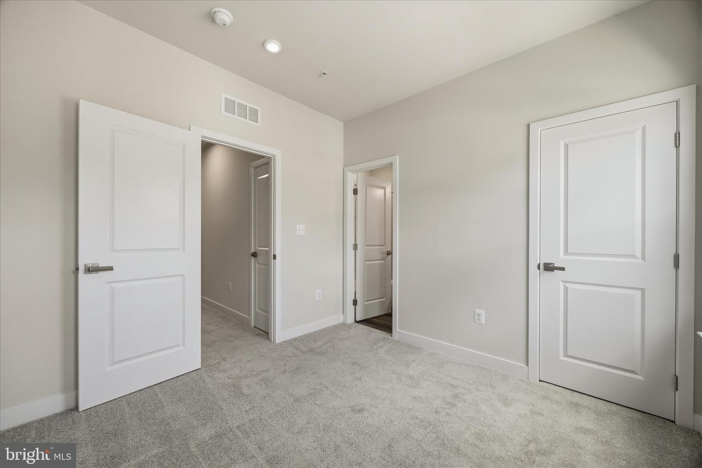 124 Spring Gate Ln Property Photo 33